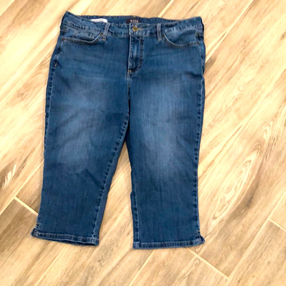 NYDJ crops sz 14